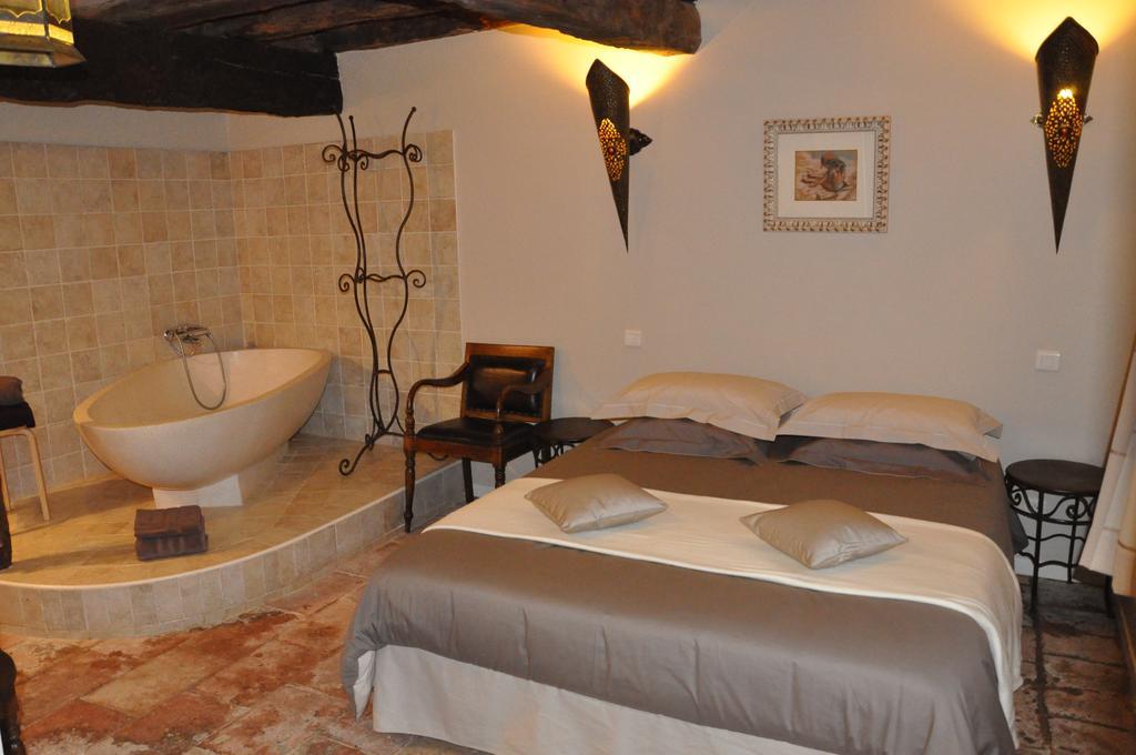 Le Lac De Crivito Bed & Breakfast Caraman Bilik gambar